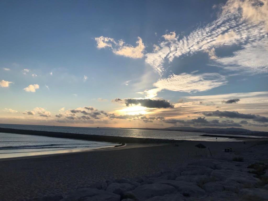 Appartement T2 com uma vista deslumbrante sobre o Atlântico! à Costa da Caparica Extérieur photo